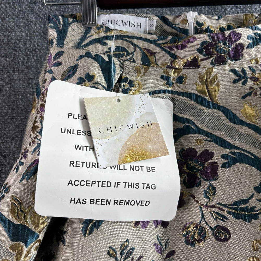 NWT Chicwish Women's Embroidered Jacquard A-Line Midi Skirt Beige Floral Size S - Picture 3 of 7